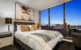 Luxurious Urban Retreat With Stunning Views